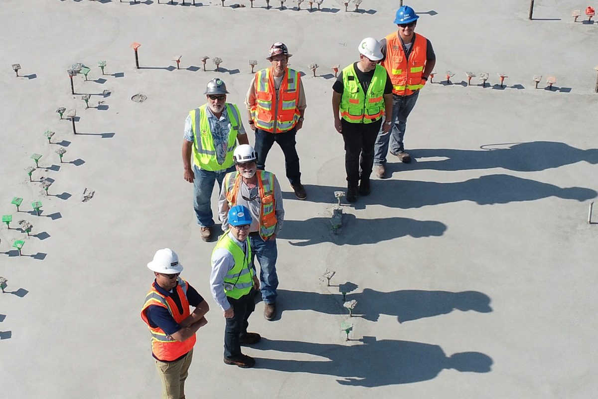 Entrepreneur en construction sur un chantier dans les Laurentides